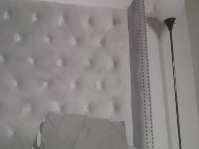 Live sex webcam photo for lunaisbadx #258456614