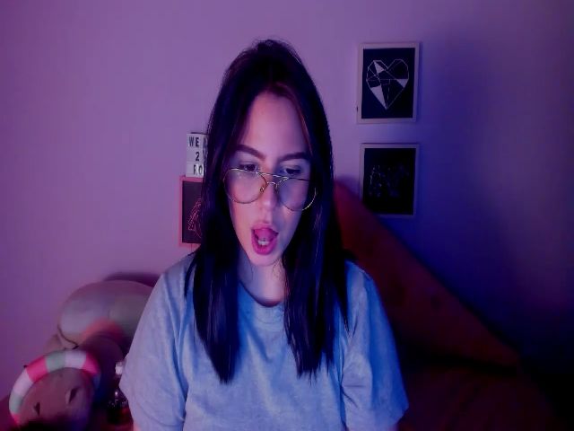 Live sex webcam photo for MAGGIEBRICE_ #252843385