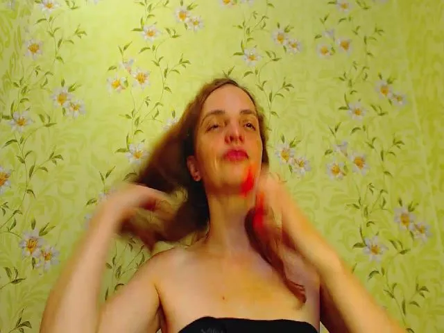 Live sex webcam photo for CarolineFishr #259552135