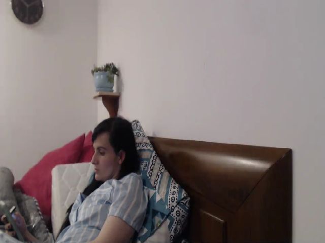 Live sex webcam photo for isabellazee2 #255203811