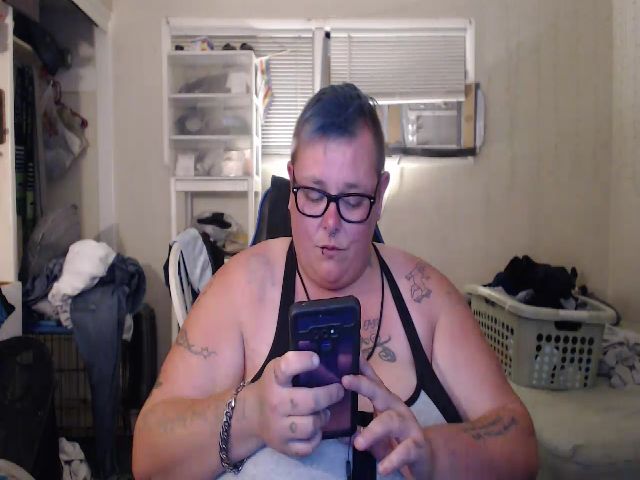 Live sex webcam photo for PunkChick420 #264167545