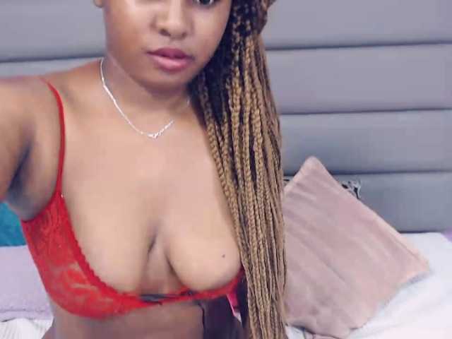 Live sex webcam photo for Angiiee #247368503