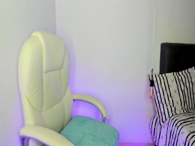 Live sex webcam photo for SalemJimenez #254387235