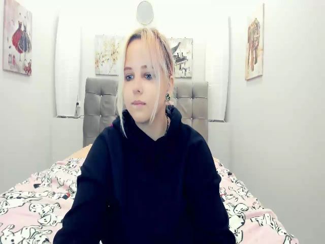 Live sex webcam photo for Helokit #261162841