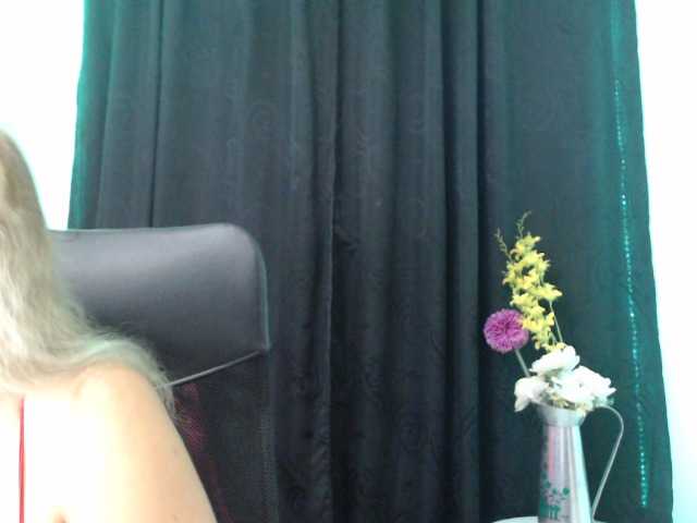 Live sex webcam photo for briannaoneal #241360110