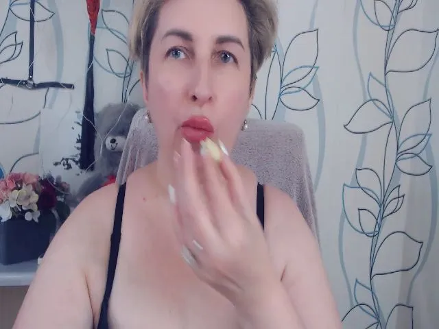 Live sex webcam photo for DepravedMadam #254081800