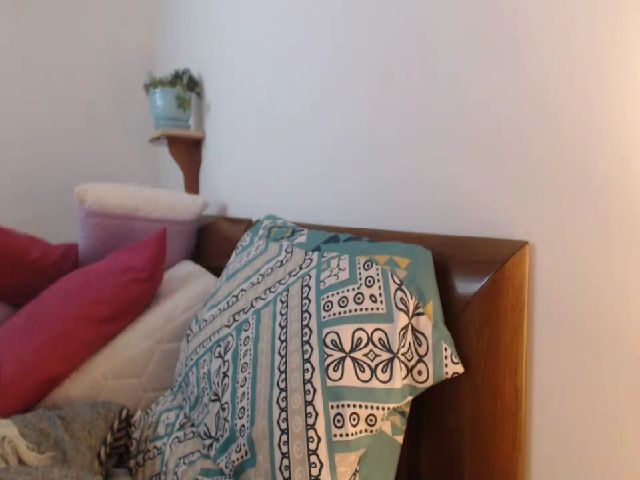 Live sex webcam photo for isabellazee2 #253982279