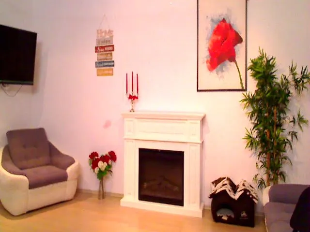 Live sex webcam photo for PoppyNaked #257980714