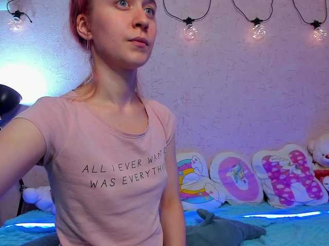 Live sex webcam photo for KiraLiLime #287989878