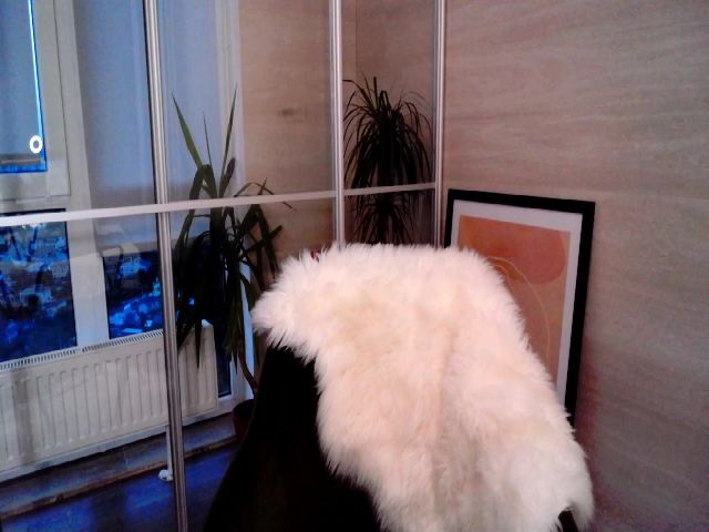 Live sex webcam photo for LovelyBvnny #260800215