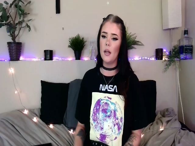 Live sex webcam photo for RileyWoods #258926672