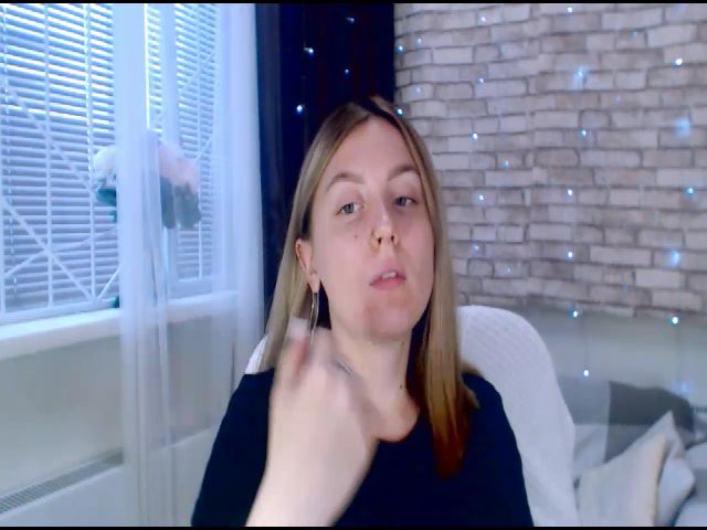 Live sex webcam photo for CumMeaRiver #265294978