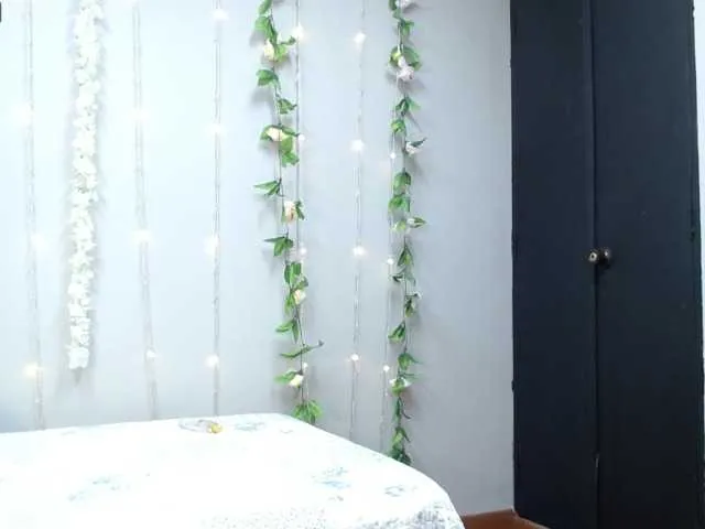 Live sex webcam photo for Cathryskyy #261189468