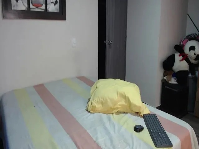 Live sex webcam photo for Latina2hot69 #255309792