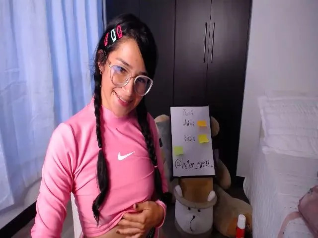 Live sex webcam photo for Hellenn #256522759