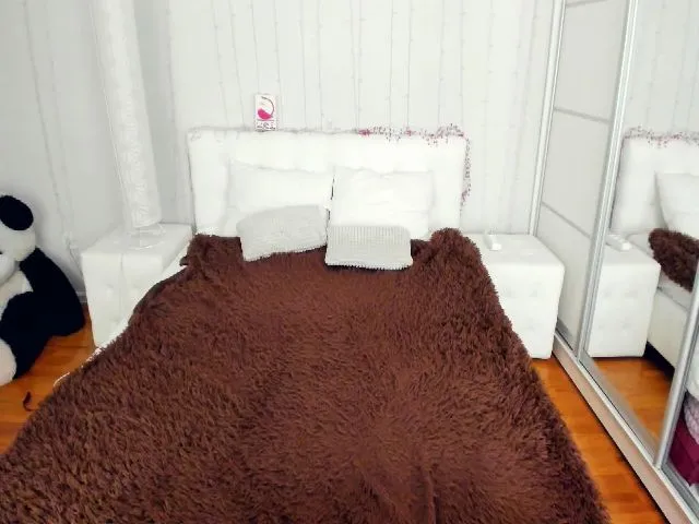 Live sex webcam photo for Curly__Margo #261232595