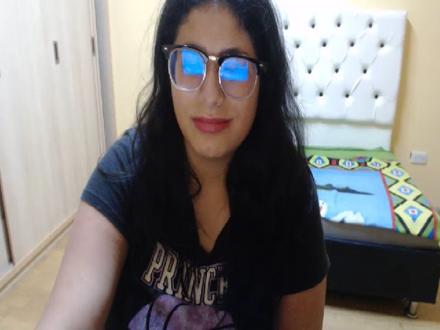 Live sex webcam photo for Aishafoxxx #253590952