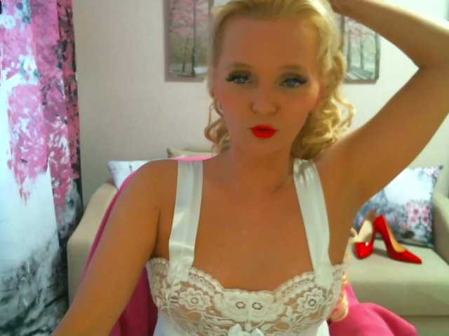 Live sex webcam photo for ChristieRoses #245298315