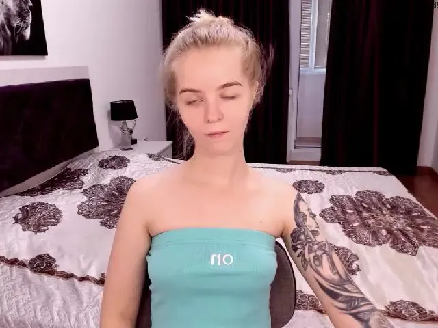 Live sex webcam photo for KellyArdent #255349717