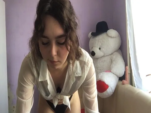 Live sex webcam photo for SmilingAlis #261268928