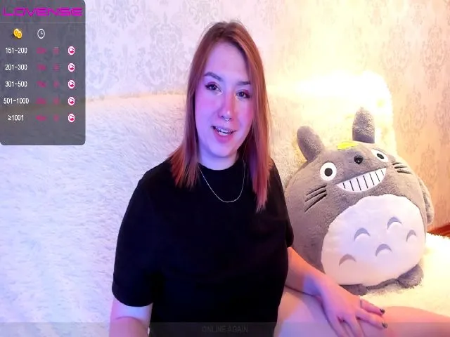 Live sex webcam photo for MoaningLisa_ #255321838