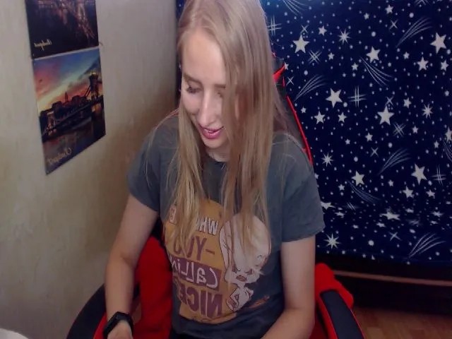 Live sex webcam photo for JessyGinger #253033003