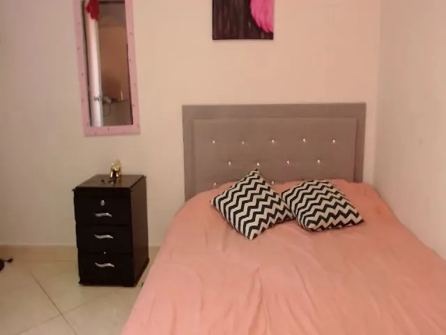 Live sex webcam photo for ema_sweet1 #256257025