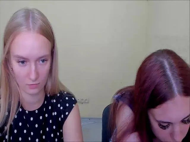 Live sex webcam photo for BeautiAmber #263624611