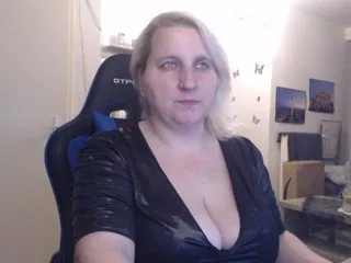 Live sex webcam photo for DrachenLady39 #240777126