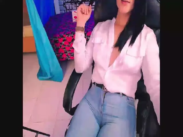 Live sex webcam photo for Sashabreck #287859819