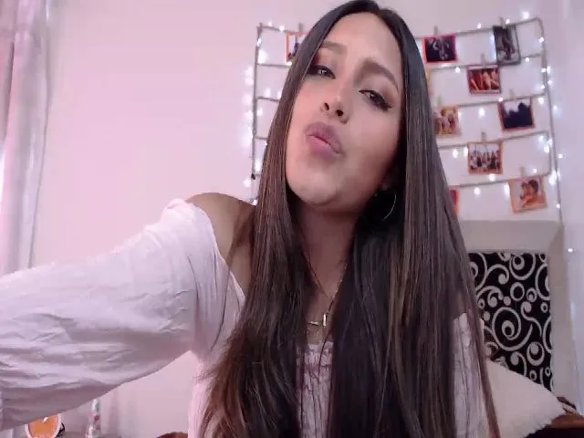 Live sex webcam photo for Litlecapricex #256362053