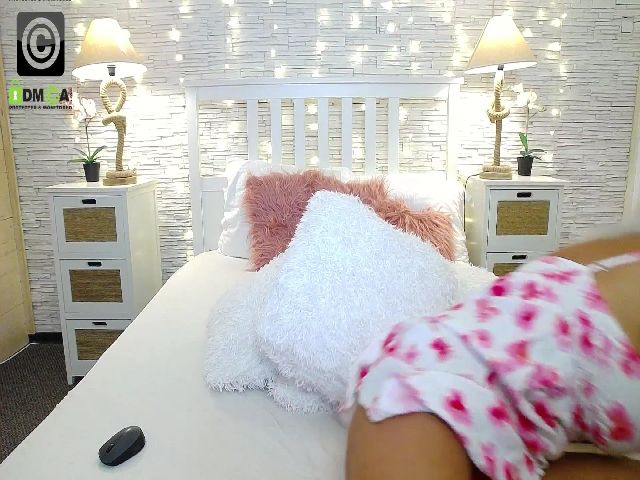 Live sex webcam photo for Miss_Kora #264143657