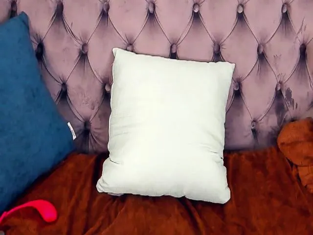 Live sex webcam photo for KeysyRock #263949888