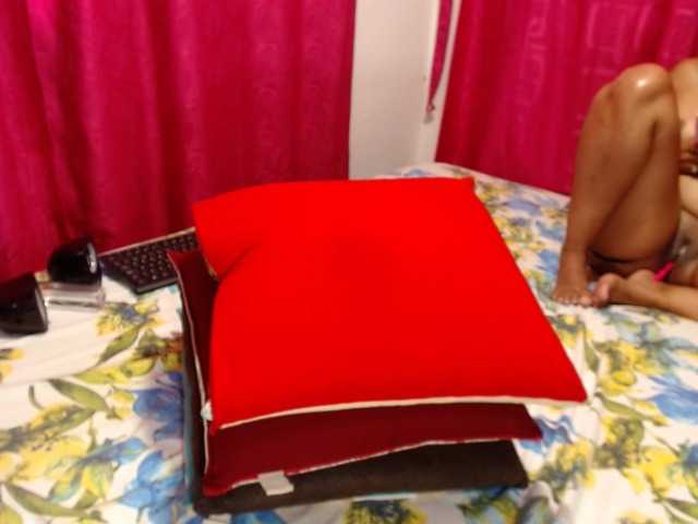 Live sex webcam photo for BigAssDeep #259437203