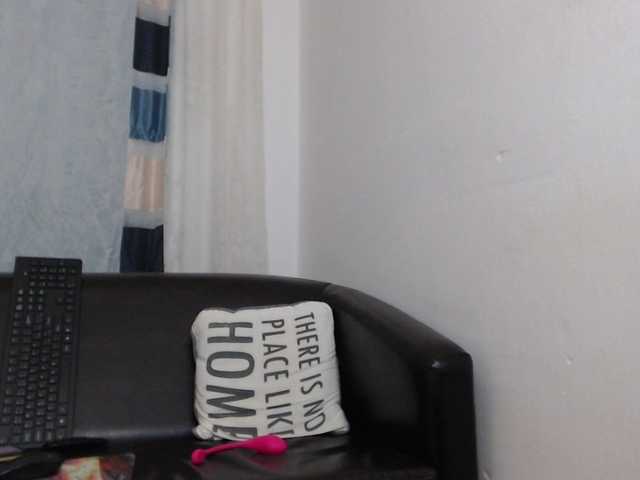 Live sex webcam photo for EllaRose29 #263233041