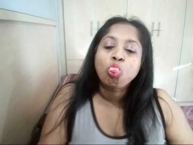 Live sex webcam photo for Indiantasha #287986105