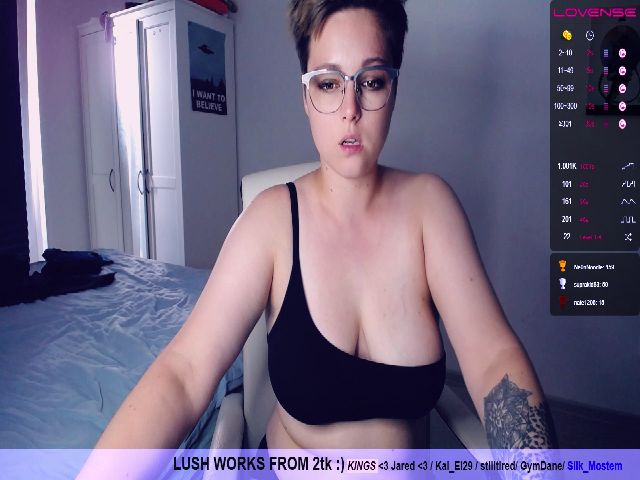 Live sex webcam photo for EllenRipley18 #255910674