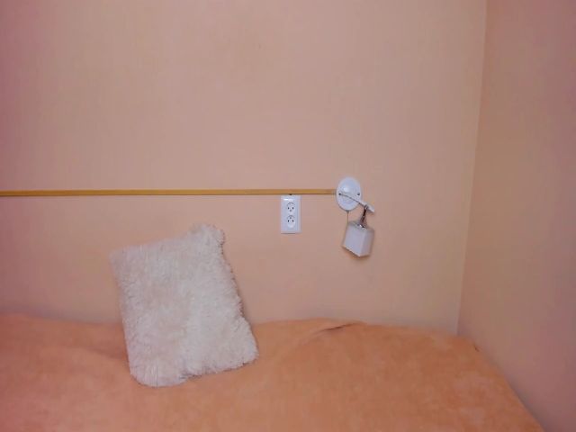 Live sex webcam photo for RoxyRoxe #257900662