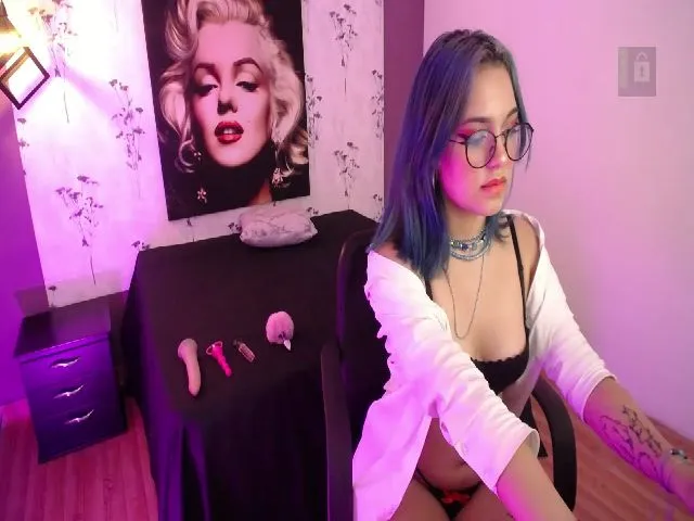 Live sex webcam photo for Spaaarkie #258815353