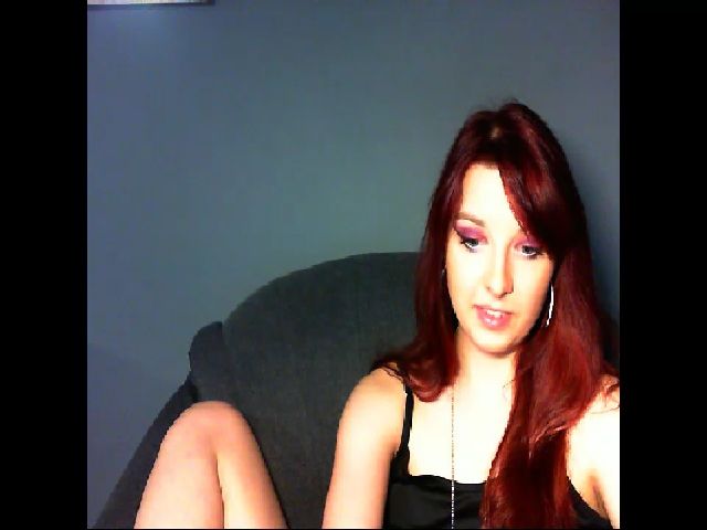 Live sex webcam photo for VirginLuna18 #258805427