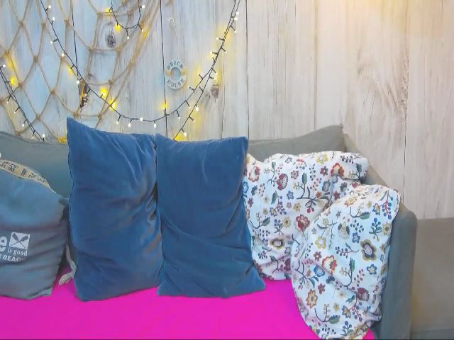 Live sex webcam photo for CurlyVibe #261040703