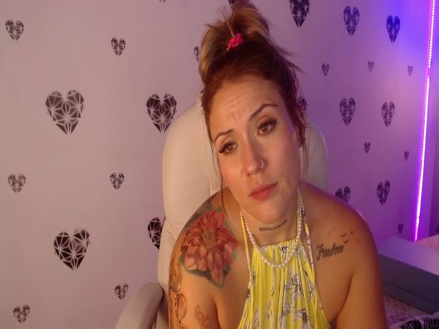 Live sex webcam photo for Isabella_mout #256211752