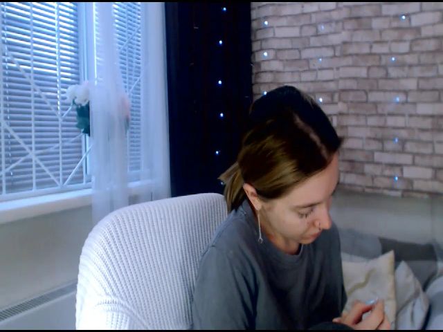 Live sex webcam photo for CumMeaRiver #253643307