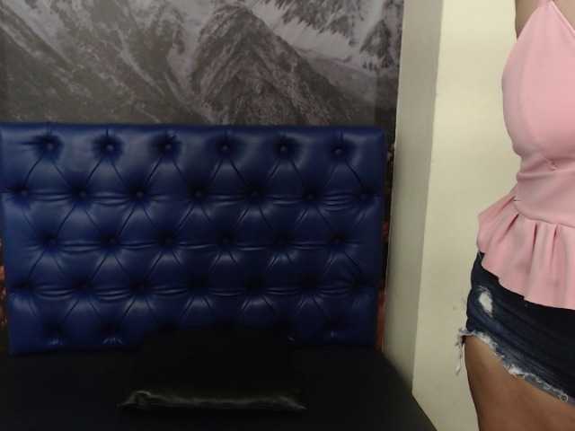 Live sex webcam photo for cleoW #247923398