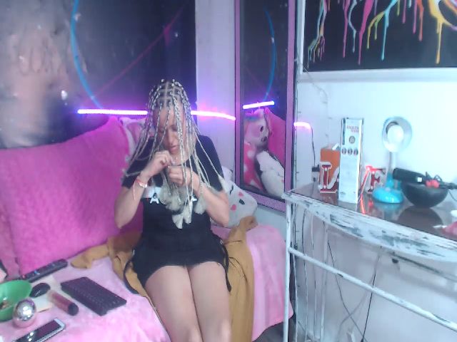 Live sex webcam photo for Emily_sweet2 #252922855