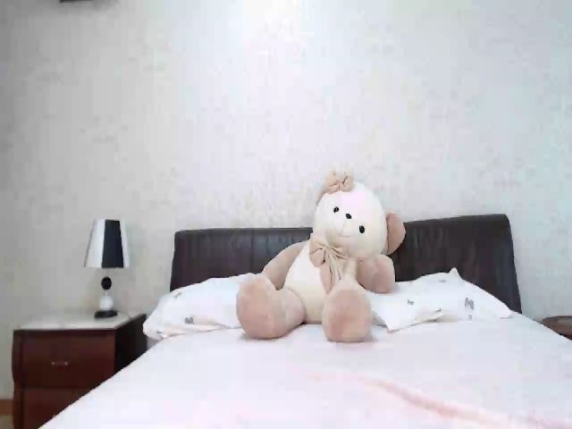 Live sex webcam photo for LianaMun #254122236