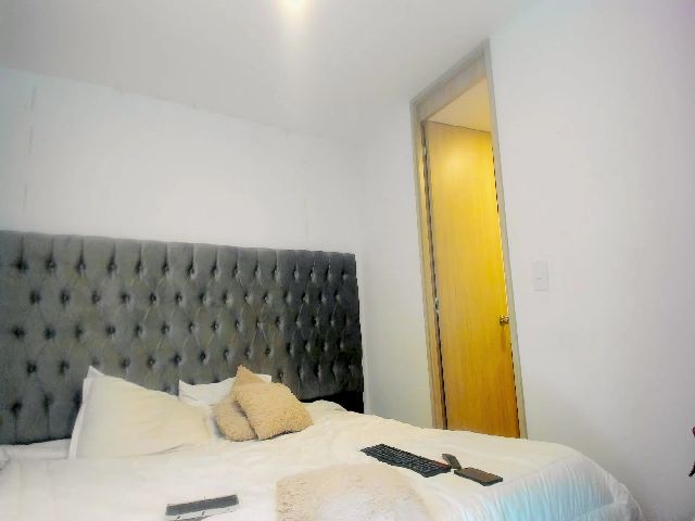 Live sex webcam photo for Afro__Goddess #257337681