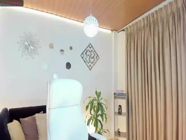 Live sex webcam photo for Lizztayler91 #263977634