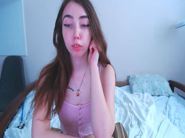 Live sex webcam photo for JuliPeach #254113559