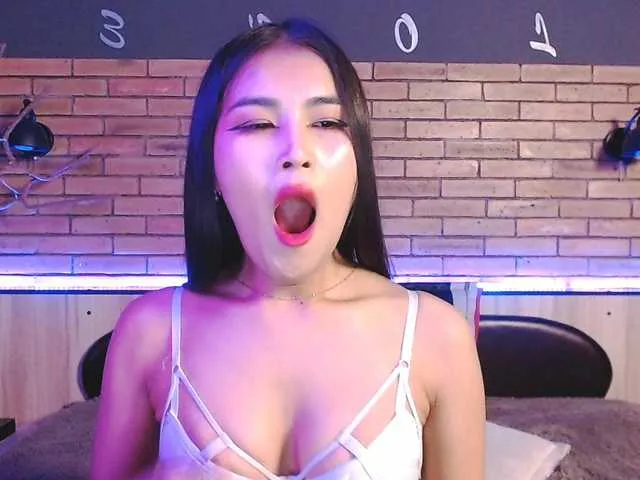 Live sex webcam photo for full-moon #241475126
